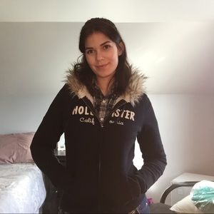 Hollister Navy Blue Zip Hoodie w Fur